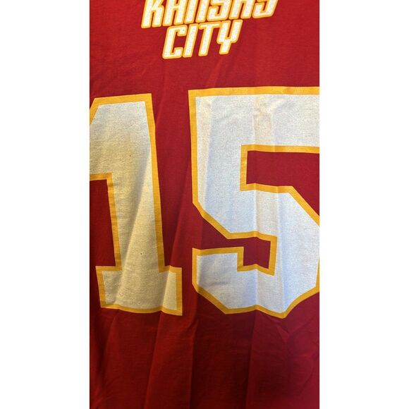 Mahomes 15 Kansas City   Red Short sleeve short NO size tag Like a XL - Picture 3 of 4